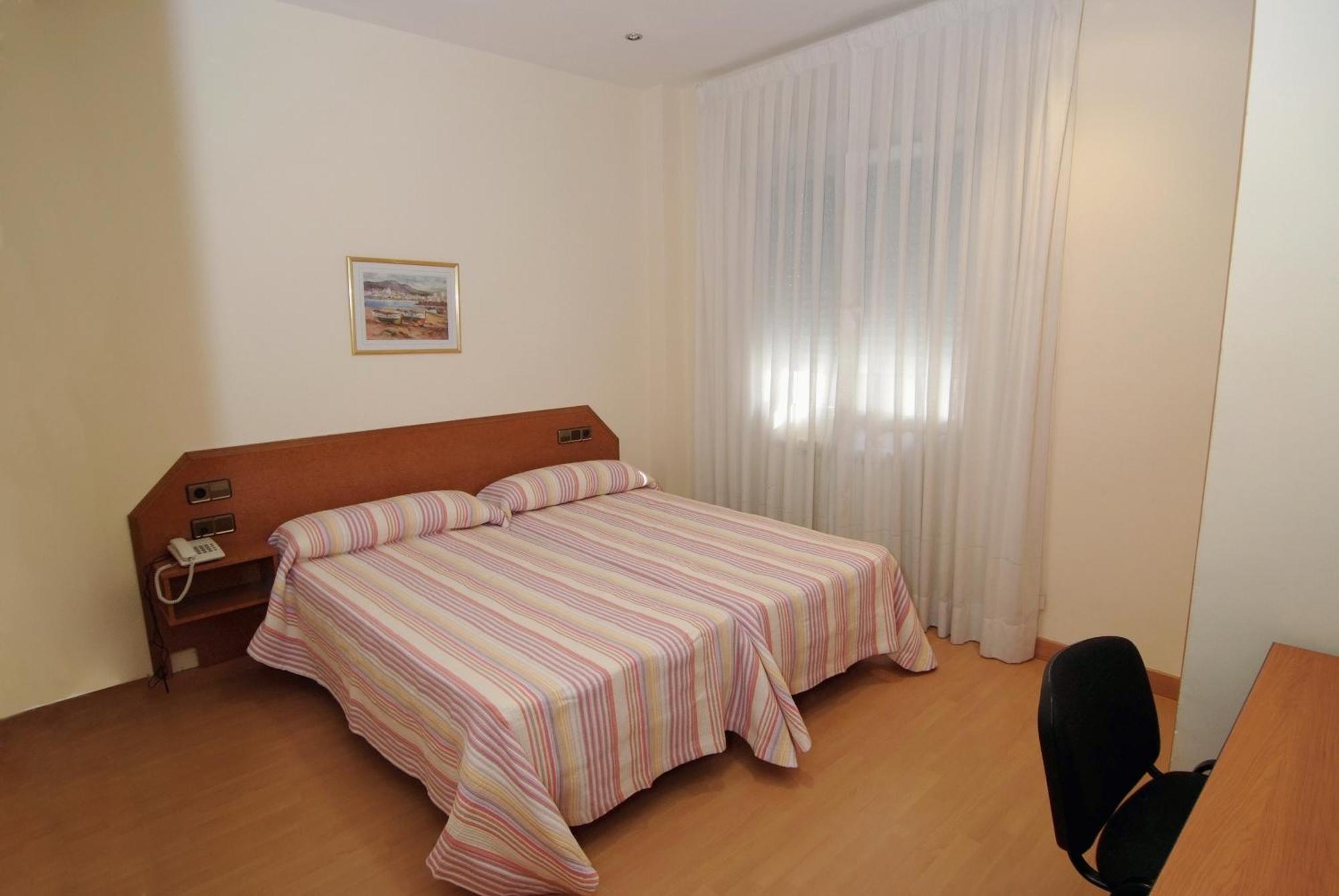 Hostal Cataluna Сарагоса Экстерьер фото