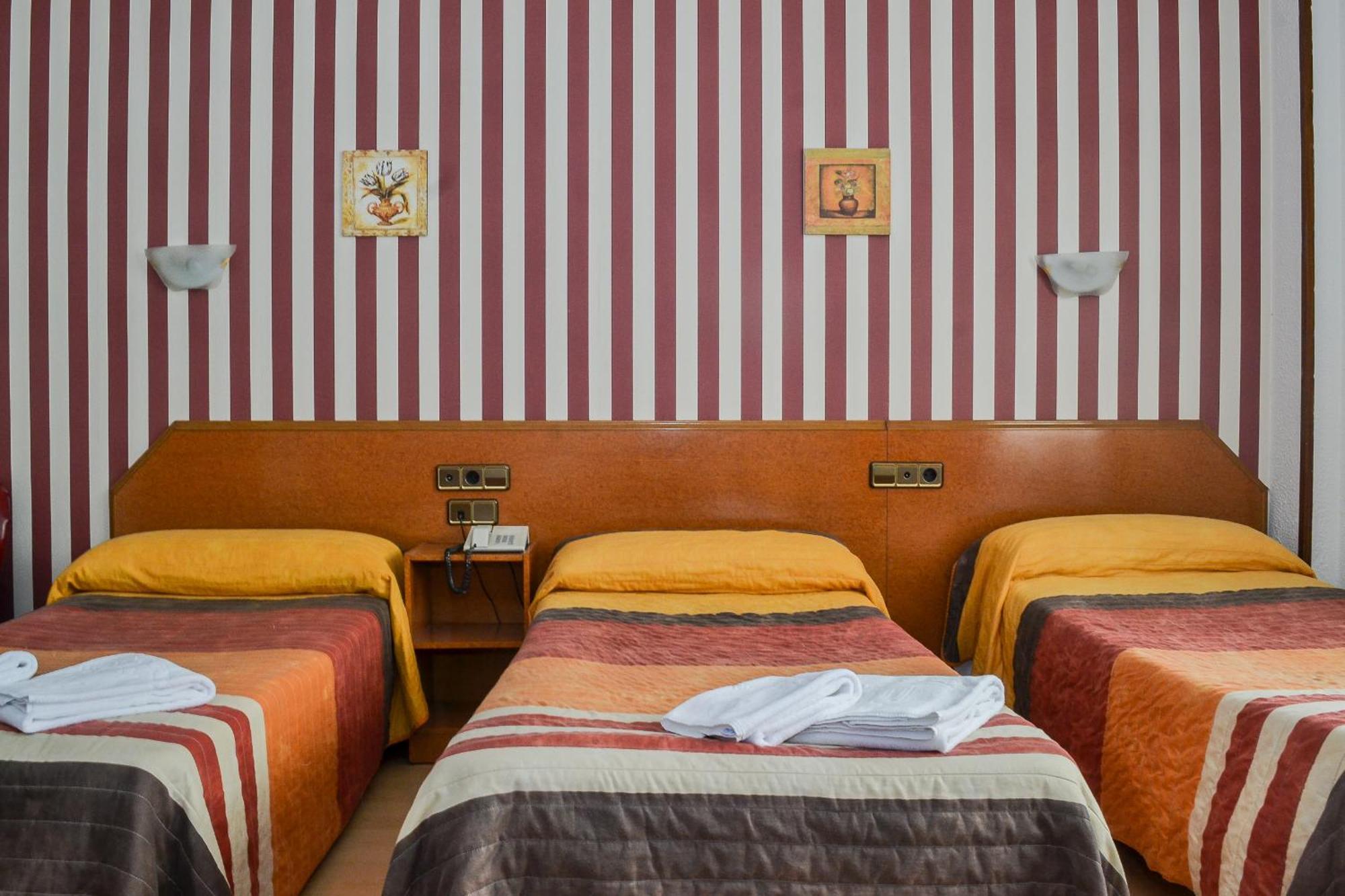 Hostal Cataluna Сарагоса Номер фото