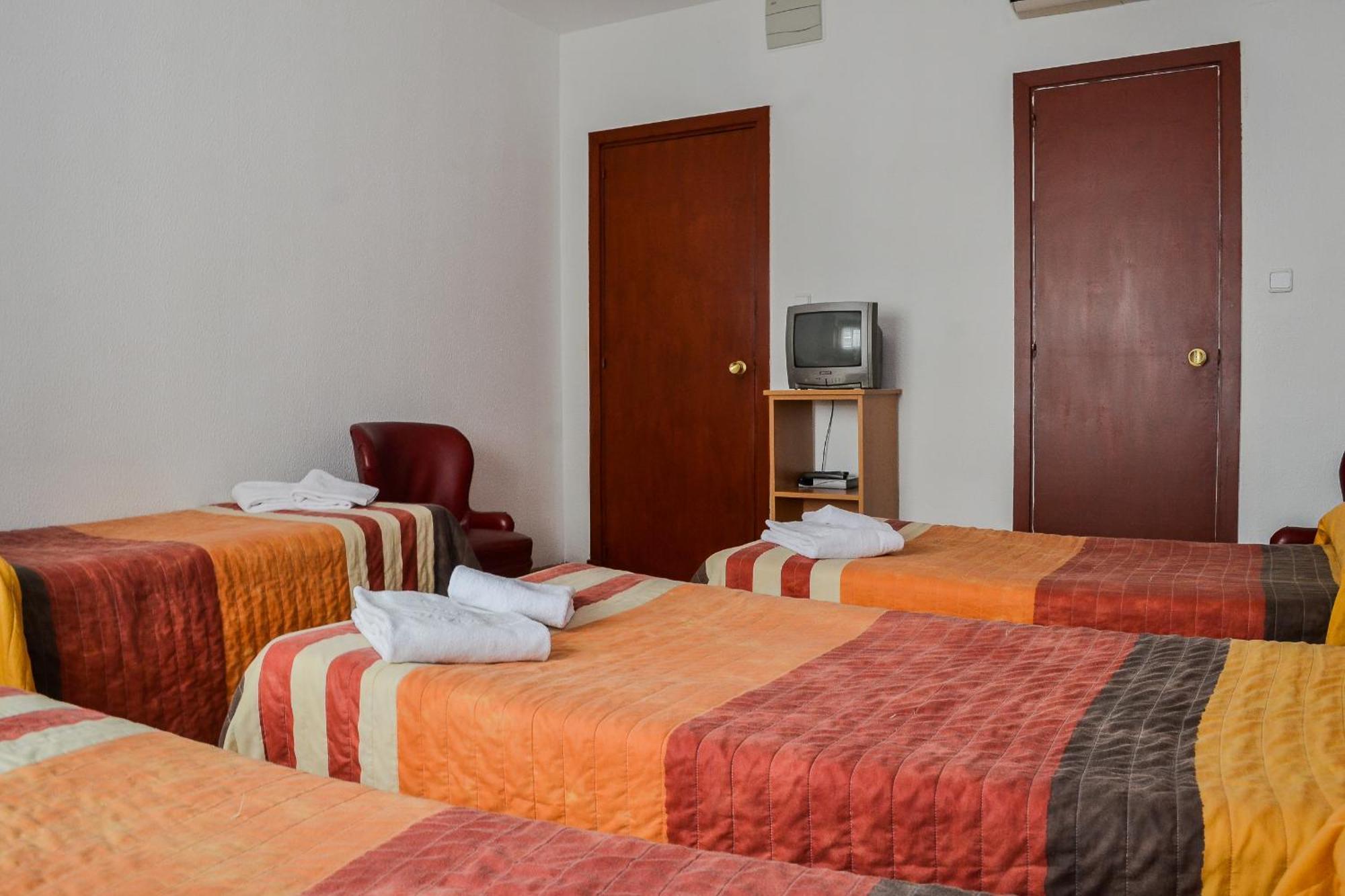 Hostal Cataluna Сарагоса Номер фото