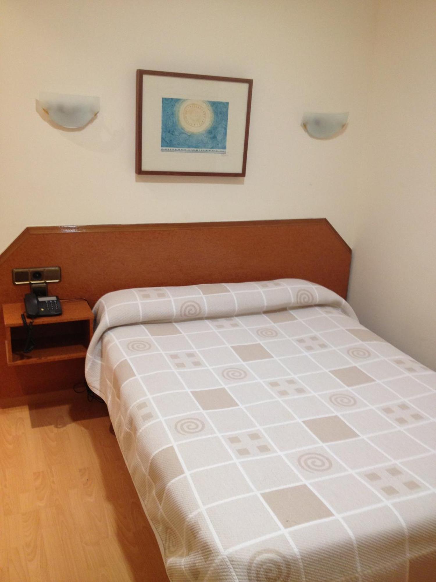 Hostal Cataluna Сарагоса Экстерьер фото